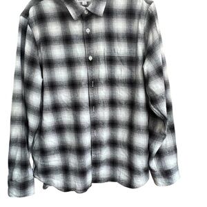 GAP Monochrome Plaid Men's Shirt with front packet
